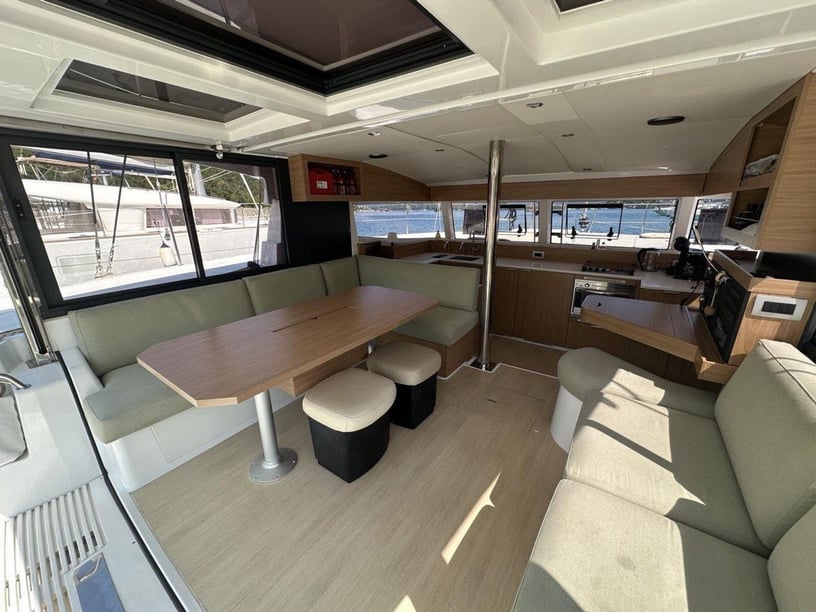 Tivat Katamaran 6 kabin Konaklama 10 kişi Seyir 10 kişi 11.78 m İlan No: #29541 2