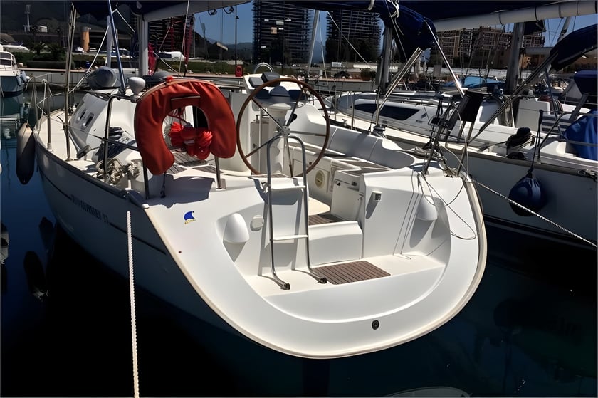 Salerno Barca a vela cabina 3  cuccette 8  8  ospiti 11.4 m Numero dell'inserzione: #2955