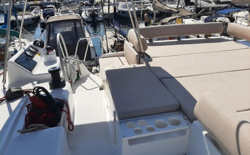 Bormes-les-Mimosas Katamaran 4 kabin Konaklama 10 kişi Seyir 10 kişi 12.31 m İlan No: #29555 4