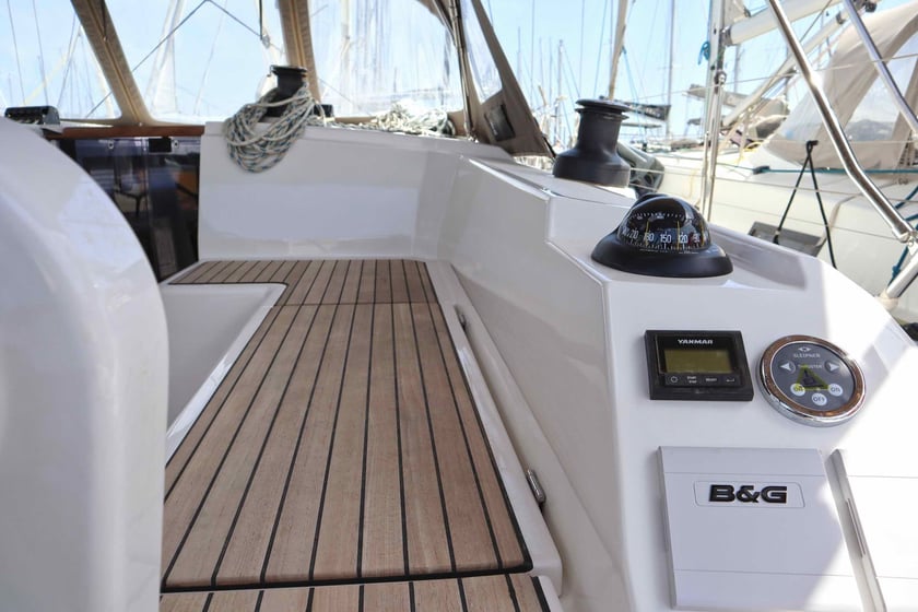 Paros Sailboat 3 cabin 8 berths 8 guests 12.38 m Listing Number: #29569 3