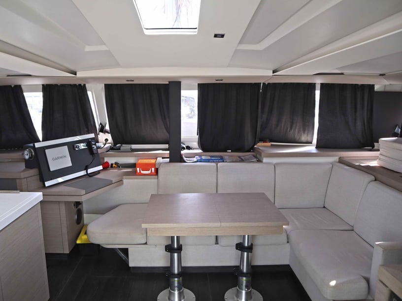 Nea Peramos - Attica Catamaran Cabine 5  10  slaapplaatsen 10  gasten 12.58 m Lijstnummer: #29572 2