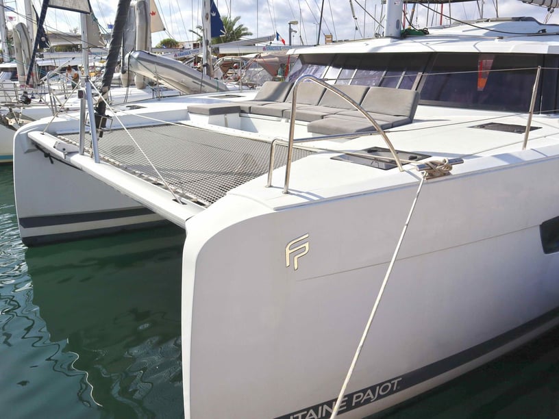 Nea Peramos - Attica Catamaran Cabine 5  10  slaapplaatsen 10  gasten 12.58 m Lijstnummer: #29572