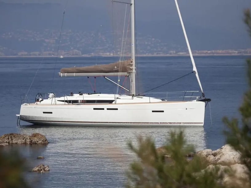 Propriano Yelkenli 3 kabin Konaklama 8 kişi Seyir 8 kişi 12.76 m İlan No: #29573