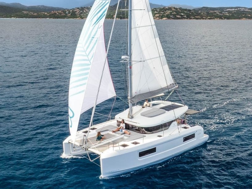 Nea Peramos - Attica Catamaran 6 cabin 10 berths 10 guests 11.38 m Listing Number: #29576