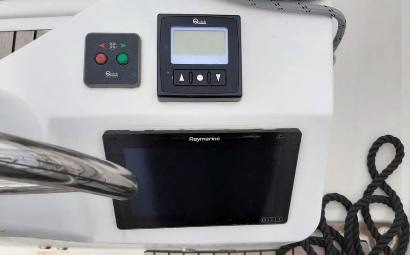 Bormes-les-Mimosas Voilier Cabine 3  Couchettes 8  Invités 8  12.35 m Numéro de l'annonce: #29593 4