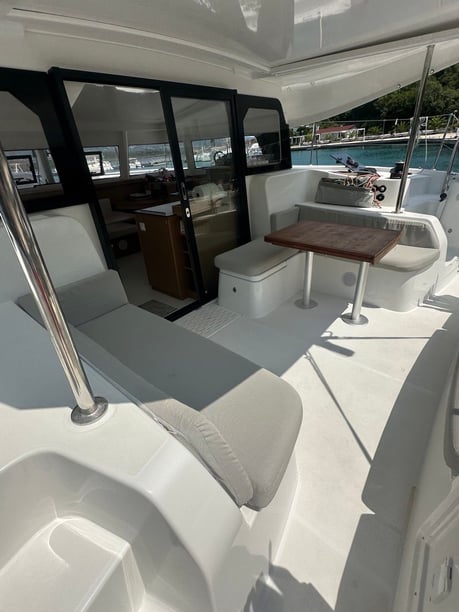 Tivat Catamaran Cabine 6  10  slaapplaatsen 10  gasten 11.33 m Lijstnummer: #29612 4