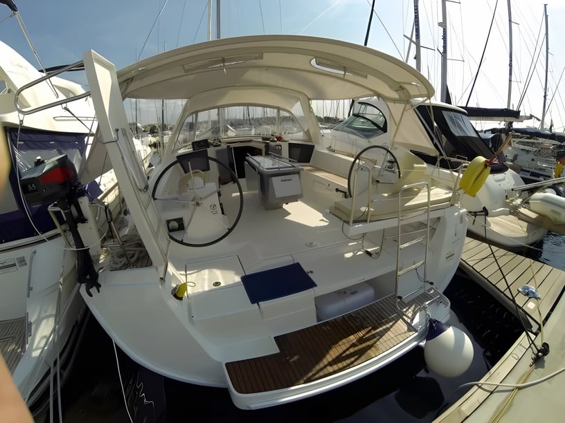 Sebenico Barca a vela cabina 4  cuccette 10  10  ospiti 13.85 m Numero dell'inserzione: #2962