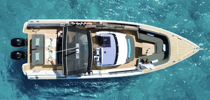 Ibiza Motorboot 1 Kabine 2 Liegeplätze 12 Gäste 11.63 m Nummer des Inserats: #29632 3