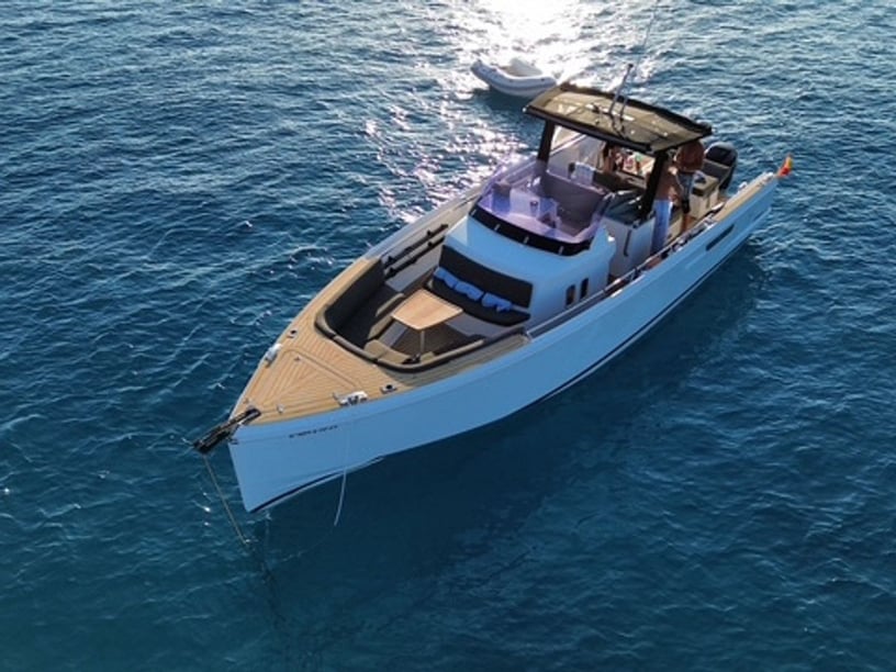 Ibiza Motorboot 1 Kabine 2 Liegeplätze 12 Gäste 11.63 m Nummer des Inserats: #29632