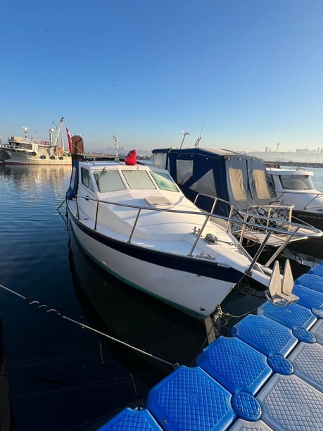 Buyukcekmece Motorboot 1 Kabine 2 Liegeplätze 7 Gäste 8 m Nummer des Inserats: #29663 2