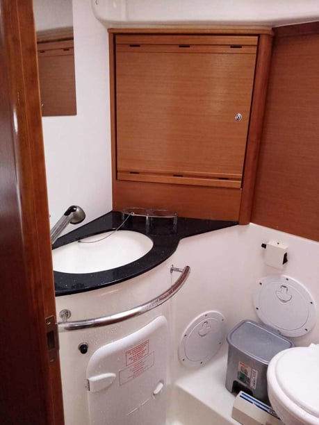 Rodi (IT) Sailboat 3 cabin 8 berths 8 guests 11.99 m Listing Number: #29676 3