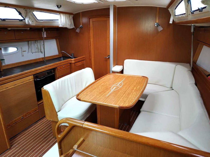 Rodi (IT) Sailboat 3 cabin 8 berths 8 guests 11.99 m Listing Number: #29676 2