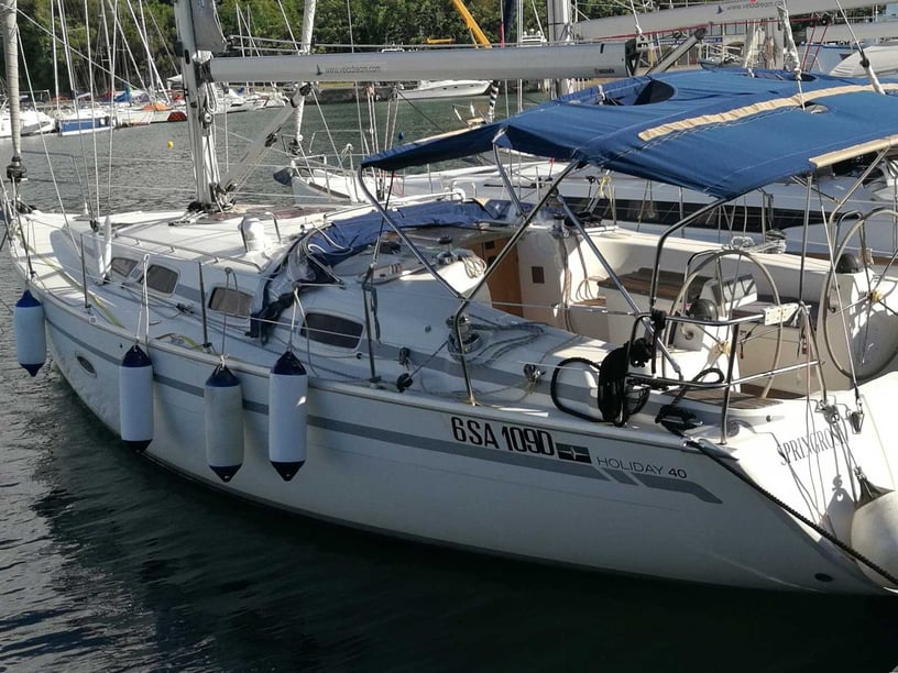 Rodi (IT) Sailboat 3 cabin 8 berths 8 guests 11.99 m Listing Number: #29676