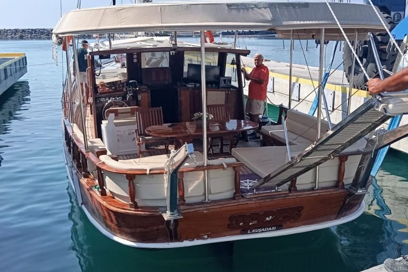 Kuşadası Gulet   Seyir 10 kişi 15 m İlan No: #29727 3