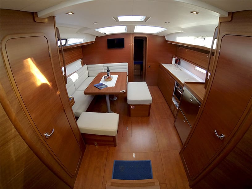 Šibenik Sailboat 4 cabin 10 berths 10 guests 14.15 m Listing Number: #2985 2