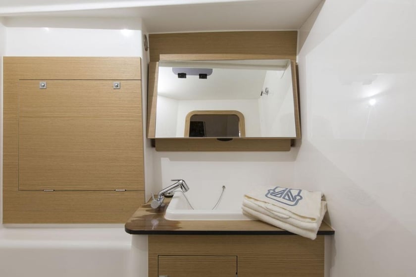 Tivat Sailboat 3 cabin 6 berths 6 guests 14.15 m Listing Number: #29866 4