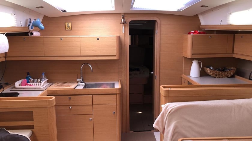 Tivat Sailboat 3 cabin 6 berths 6 guests 14.15 m Listing Number: #29866 5