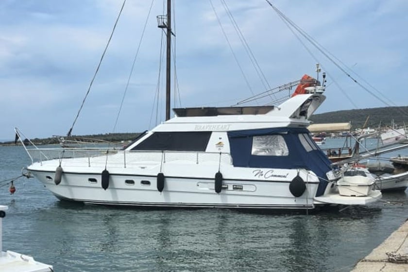Ayvalık Motoryat 3 kabin Konaklama 6 kişi Seyir 12 kişi 12.8 m İlan No: #29867 2