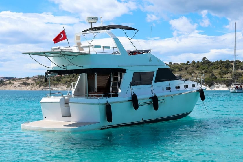 Izmir Motor Yacht 2 cabin 4 berths 6 guests 15 m Listing Number: #29869 2