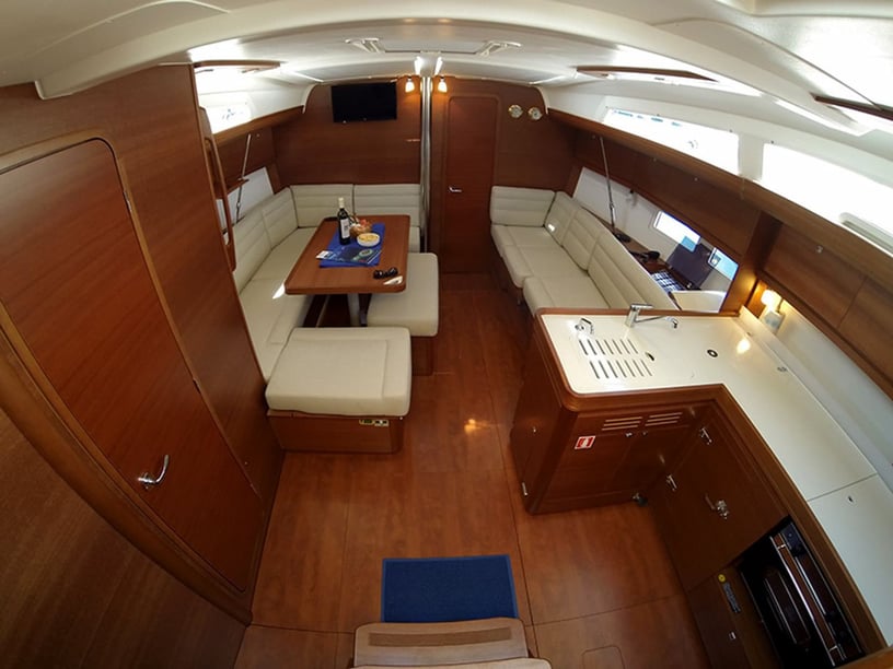 Sibenik Voilier Cabine 3  Couchettes 8  Invités 8  12.35 m Numéro de l'annonce: #2987 2