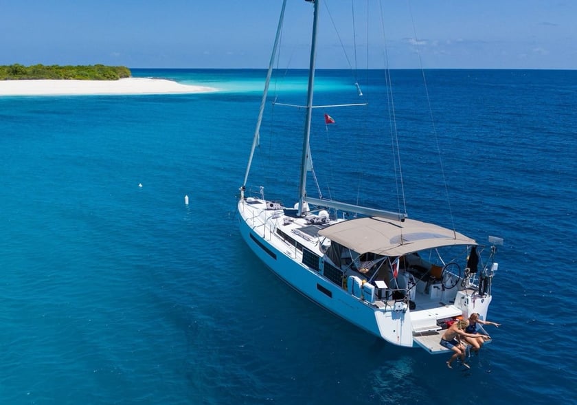 Malé Segelboot 5 Kabine 8 Liegeplätze 8 Gäste 14.22 m Nummer des Inserats: #29915 4