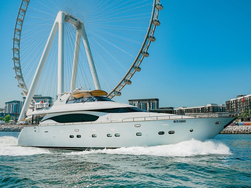 Dubái Yate a motor Cabina 2  4  literas 4  invitados 24.99 m Número de anuncio: #29940