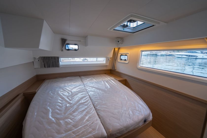 Gzira Catamaran Cabine 3  6  slaapplaatsen 6  gasten 12.8 m Lijstnummer: #29969 3