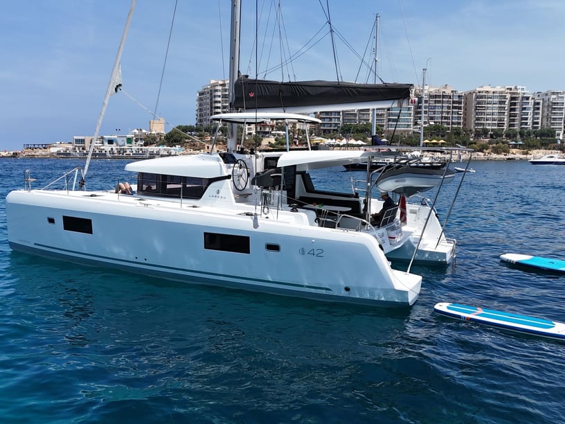 Gzira Catamaran Cabine 3  6  slaapplaatsen 6  gasten 12.8 m Lijstnummer: #29969