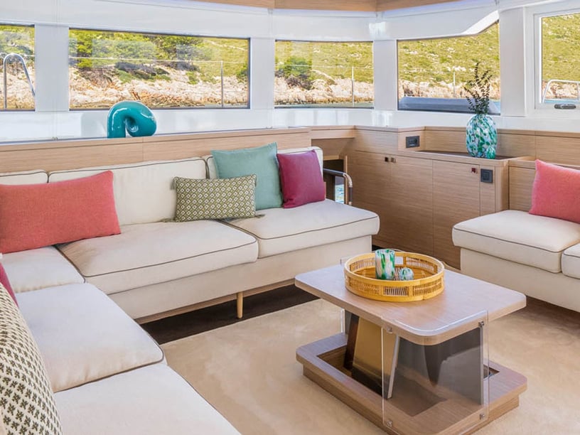 Napels Catamaran Cabine 5  10  slaapplaatsen 10  gasten 18.27 m Lijstnummer: #29971 2