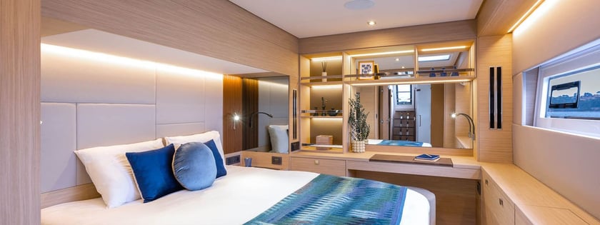 Napels Catamaran Cabine 5  10  slaapplaatsen 10  gasten 18.27 m Lijstnummer: #29971 3