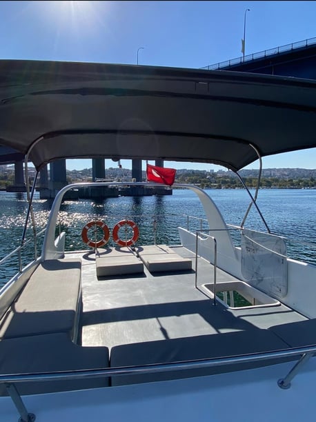 Eminonu Yate a motor   10  invitados 15 m Número de anuncio: #29989 3