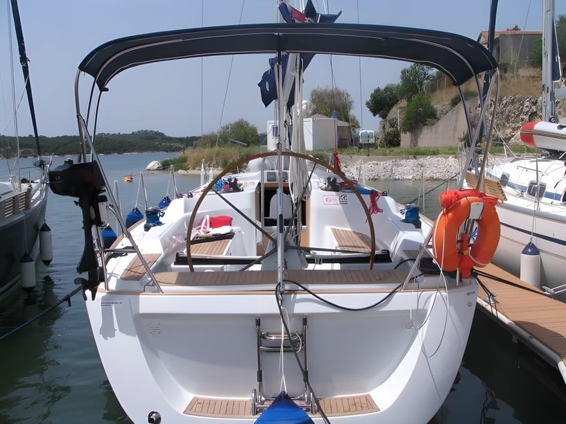 Šibenik Sailboat 3 cabin 8 berths 8 guests 11.7 m Listing Number: #2999 4