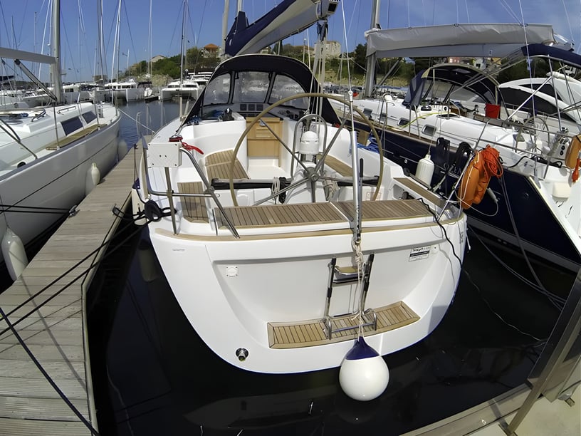 Šibenik Sailboat 3 cabin 8 berths 8 guests 11.7 m Listing Number: #2999 3