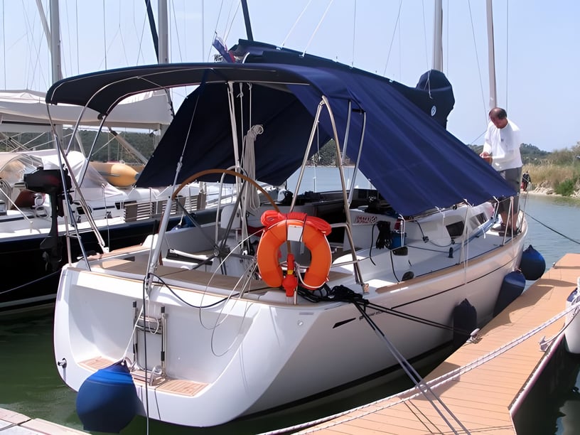 Šibenik Sailboat 3 cabin 8 berths 8 guests 11.7 m Listing Number: #2999