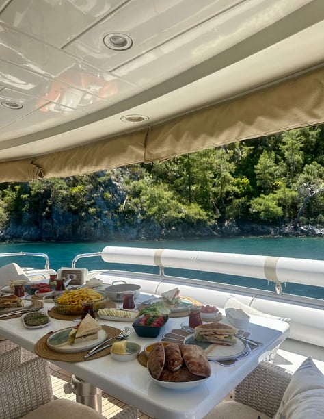 Fethiye Motorjacht Cabine 3  6  slaapplaatsen 6  gasten 21 m Lijstnummer: #29998 5