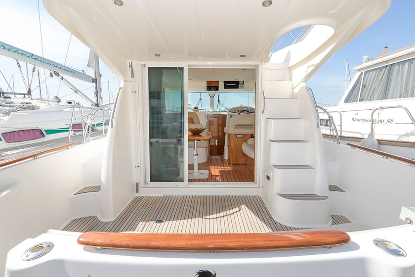 Sitges Motorboat 2 cabin 6 berths 6 guests 10.4 m Listing Number: #300 5