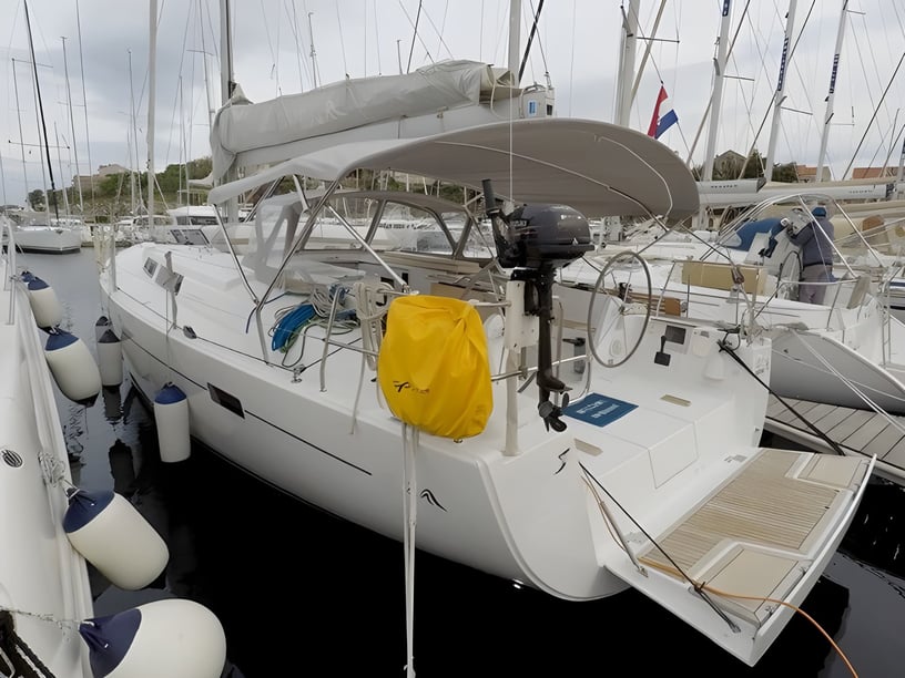 Šibenik Sailboat 4 cabin 10 berths 10 guests 13.52 m Listing Number: #3000