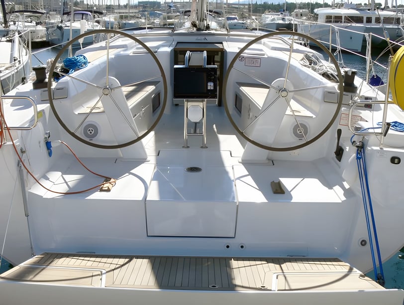 Šibenik Sailboat 4 cabin 10 berths 10 guests 13.52 m Listing Number: #3000 5