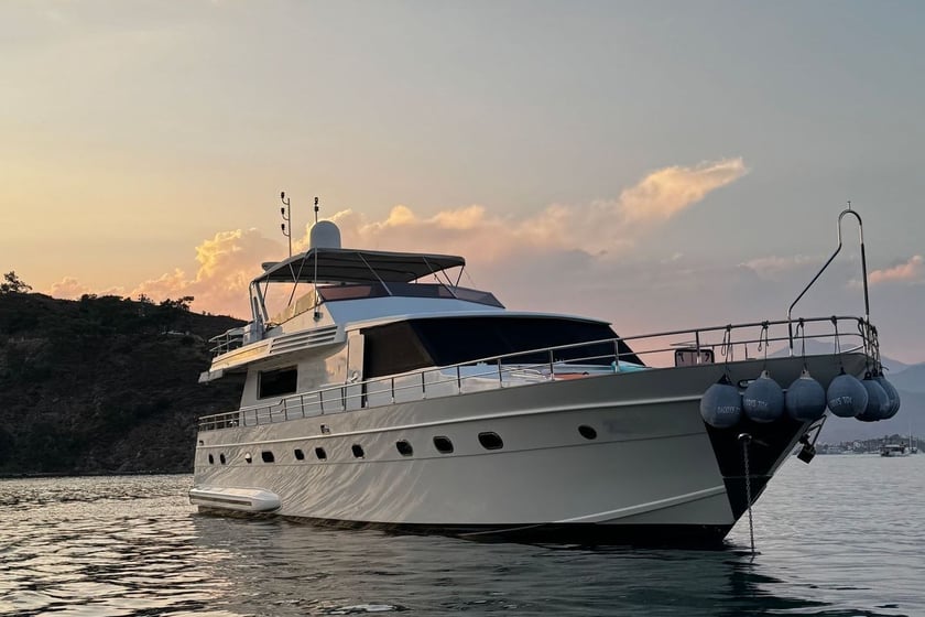 Fethiye Motoryacht 5 Kabine 10 Liegeplätze 12 Gäste 26 m Nummer des Inserats: #30024 5