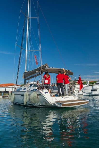 Çeşme - Izmir Provence Segelboot 3 Kabine 6 Liegeplätze 6 Gäste 12.35 m Nummer des Inserats: #30061