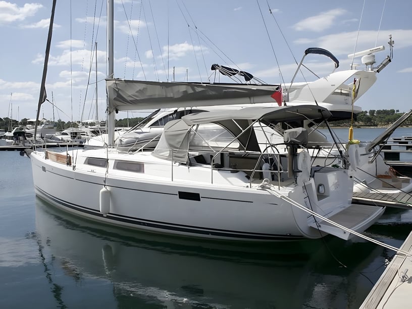 Šibenik Sailboat 3 cabin 6 berths 6 guests 11.4 m Listing Number: #3010 3