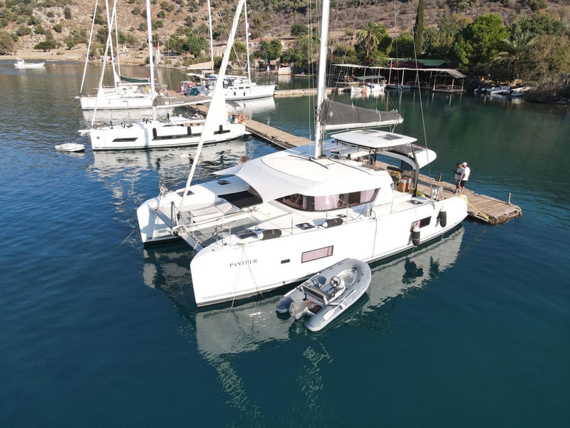 Gocek Catamarán Cabina 3  6  literas 6  invitados 13 m Número de anuncio: #30165