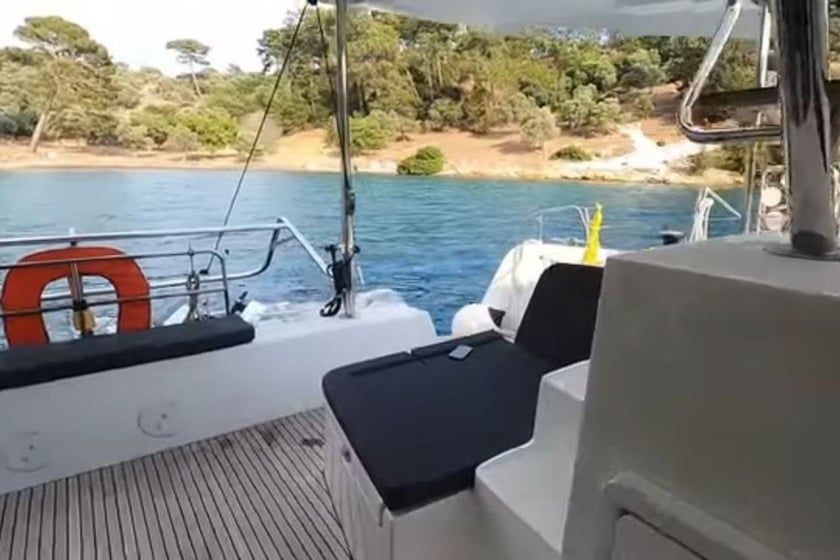 Gocek Catamarán Cabina 3  6  literas 6  invitados 13 m Número de anuncio: #30165 4