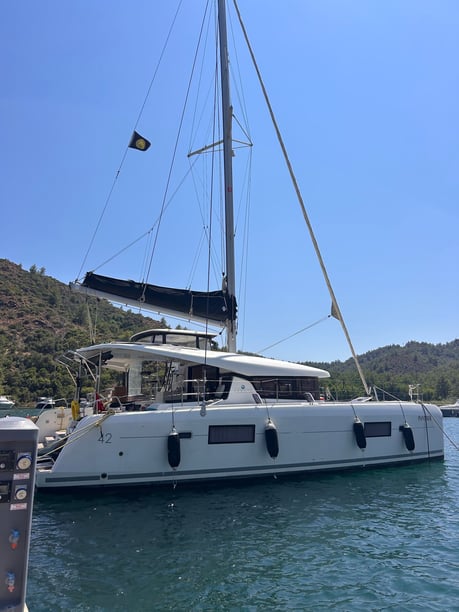 Gocek Catamarán Cabina 3  6  literas 6  invitados 13 m Número de anuncio: #30165 2