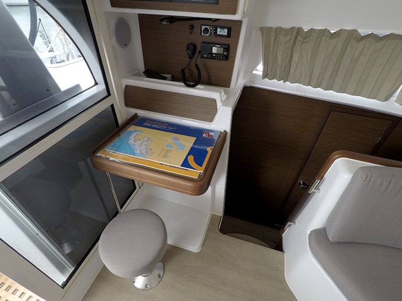 Šibenik Catamaran 6 cabin 12 berths 12 guests 11.55 m Listing Number: #3018 3