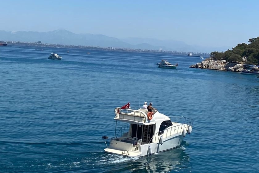 Antalya Motoryacht 1 Kabine 2 Liegeplätze 10 Gäste 13.1 m Nummer des Inserats: #30189 5