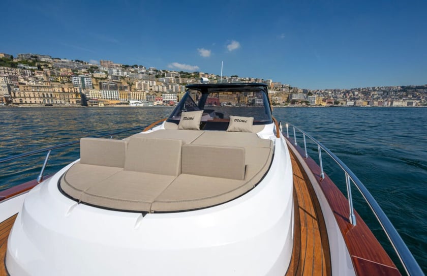 Sorrento Motorboot Cabine 1  2  slaapplaatsen 10  gasten 11 m Lijstnummer: #30209 2
