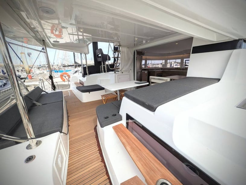 Bonifacio Catamaran Cabine 4 Couchettes 11 Invités 11 13.85 m Numéro de l'annonce: #30250 3