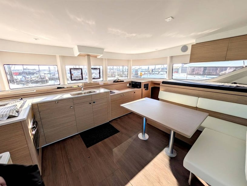 Bonifacio Catamaran Cabine 4 Couchettes 11 Invités 11 13.85 m Numéro de l'annonce: #30250 5