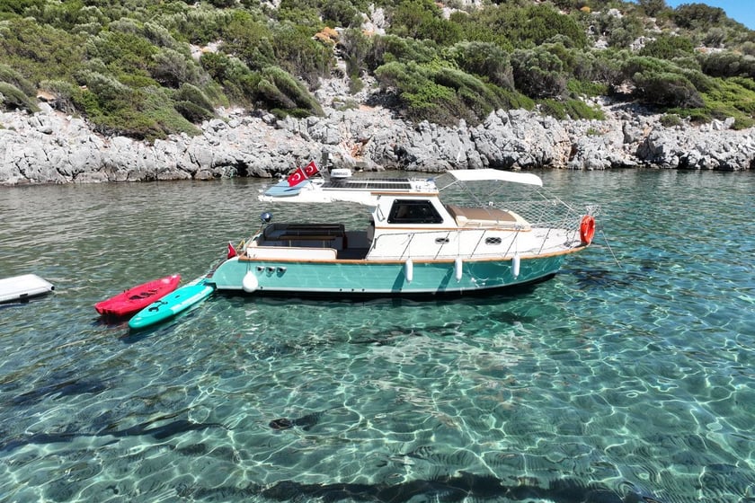 Izmir Yacht à moteur Cabine 2   Invités 9  9.5 m Numéro de l'annonce: #30263 2